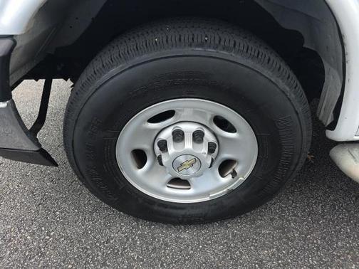 2024 Chevrolet Express 2500 RWD 2500 Regular Wheelbase WT