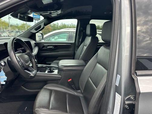Sterling Gray Metallic 2025 Chevrolet Suburban 4WD Z71