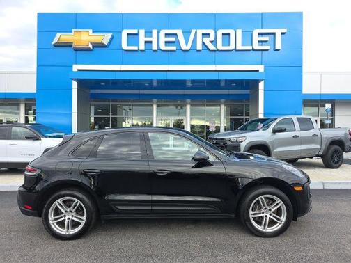 2022 Porsche Macan Base