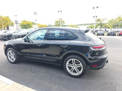 2022 Porsche Macan Base