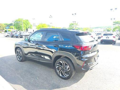 Mosaic Black Metallic 2026 Chevrolet Trailblazer RS