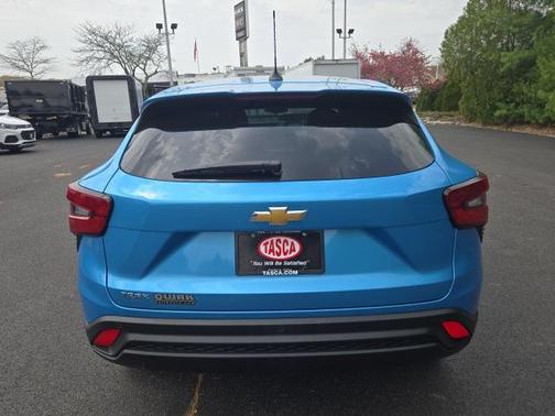 2025 Chevrolet Trax LS