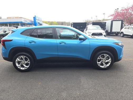 2025 Chevrolet Trax LS