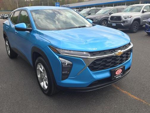 2025 Chevrolet Trax LS