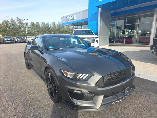 2016 Ford Shelby GT350 Base
