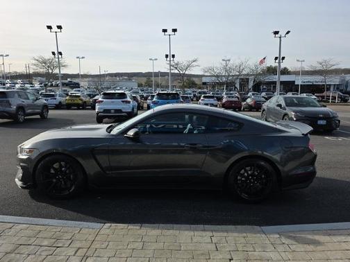 2016 Ford Shelby GT350 Base