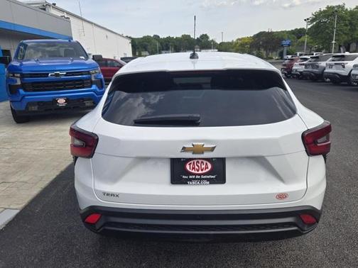 2025 Chevrolet Trax LS