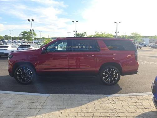 2025 Chevrolet Suburban RST
