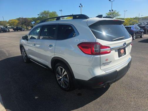 Crystal White Pearl 2022 Subaru Ascent Touring 7-Passenger