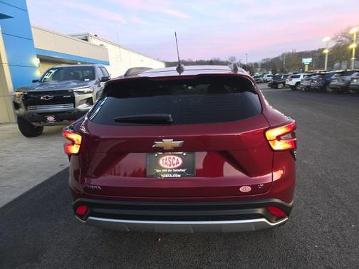 2025 Chevrolet Trax LT