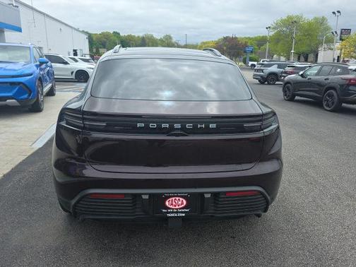 Provence 2025 Porsche Macan Macan Electric 4