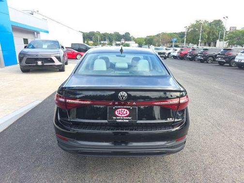 Black 2025 Volkswagen Jetta 1.5T SE