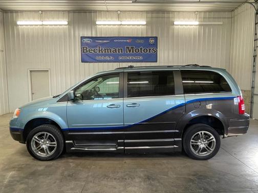 2010 Chrysler Town & Country Touring