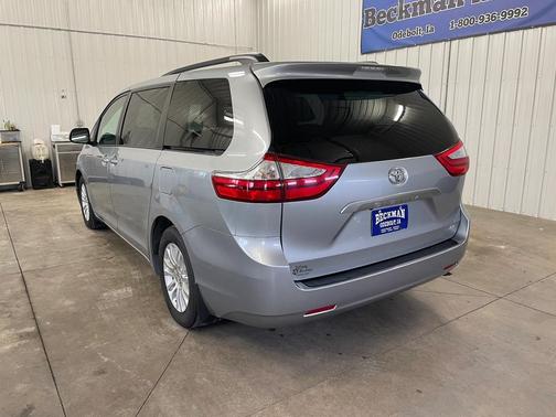 2016 Toyota Sienna XLE Premium