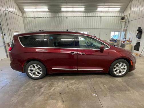 2020 Chrysler Pacifica Touring-L Plus