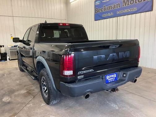 Brilliant Black Crystal Pearlcoat 2016 RAM 1500 Rebel