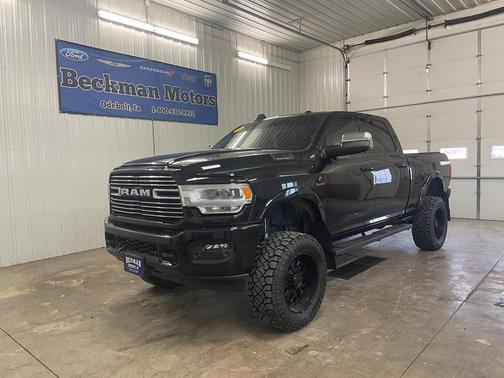 2019 RAM 2500 Laramie Crew Cab 4x4 6'4' Box