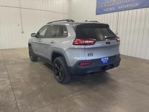 2016 Jeep Cherokee Altitude