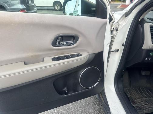 White Orchid Pearl 2016 Honda HR-V EX