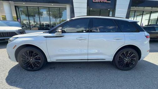 Crystal White Metallic Clearcoat 2025 Lincoln Corsair Premiere