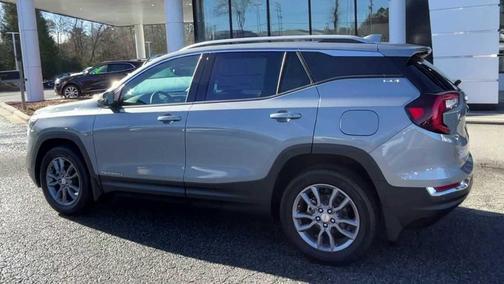 Sterling Metallic 2023 GMC Terrain SLT