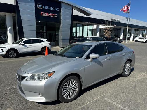 Silver Lining Metallic 2013 Lexus ES 350 Base