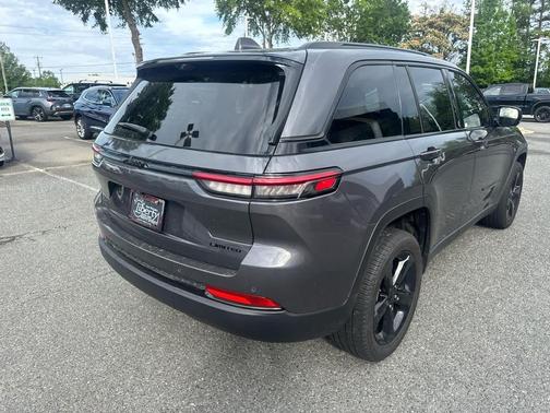 Baltic Gray Metallic Clearcoat 2024 Jeep Grand Cherokee Limited