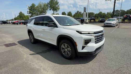 Summit White 2025 Chevrolet Traverse LT