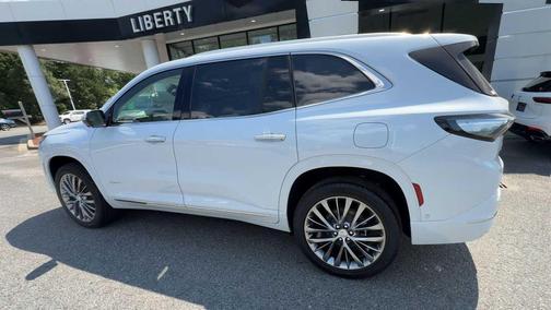 iridescent white tricoat 2026 Buick Enclave Avenir FWD