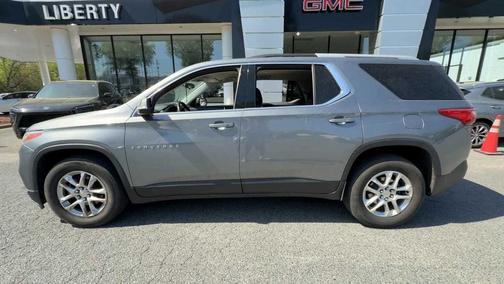 Satin Steel Metallic 2018 Chevrolet Traverse LT Cloth