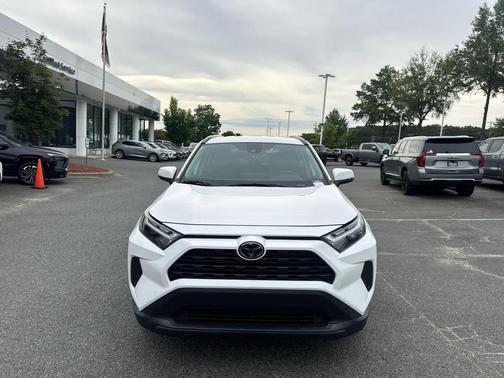 Ice Cap 2025 Toyota RAV4 Hybrid XLE