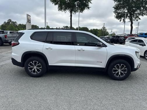 White Frost Tricoat 2024 GMC Acadia AWD AT4