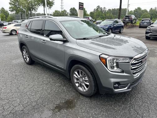 Sterling Metallic 2023 GMC Terrain SLT