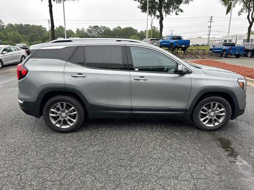 Sterling Metallic 2023 GMC Terrain SLT