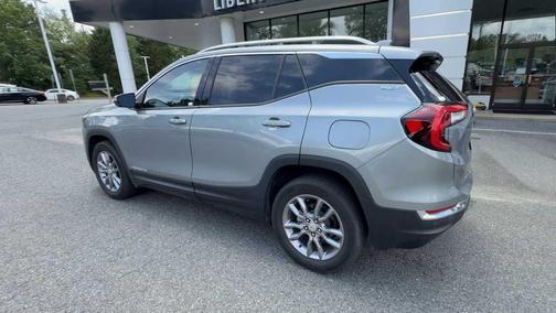Sterling Metallic 2023 GMC Terrain SLT