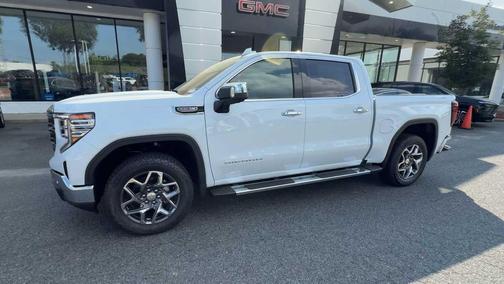 Glacier White Tricoat 2026 GMC Sierra 1500 SLT