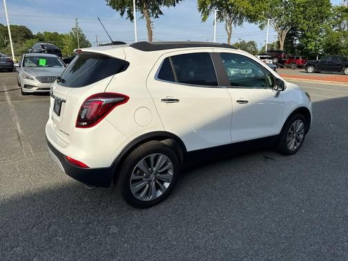 Summit White 2018 Buick Encore Preferred
