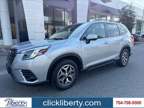 Ice Silver Metallic 2023 Subaru Forester Premium