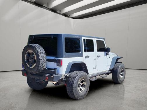 Bright White Clearcoat 2017 Jeep Wrangler Unlimited Rubicon