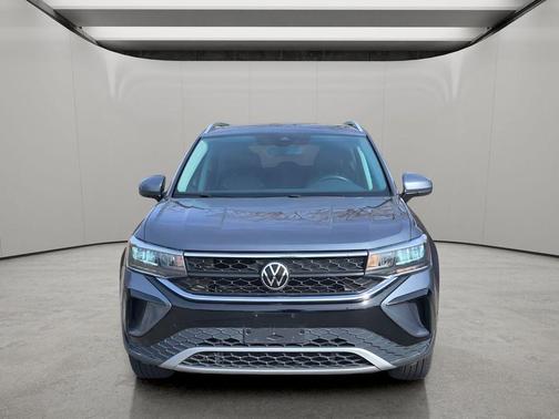 Platinum Gray Metallic 2023 Volkswagen Taos 1.5T SE