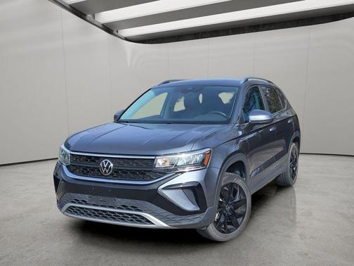 Platinum Gray Metallic 2023 Volkswagen Taos 1.5T SE
