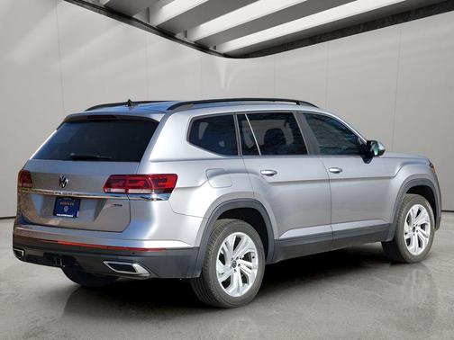 Pyrite Silver Metallic 2021 Volkswagen Atlas 3.6L SE w/Technology