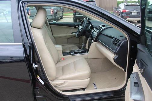 2012 Toyota Camry Hybrid XLE
