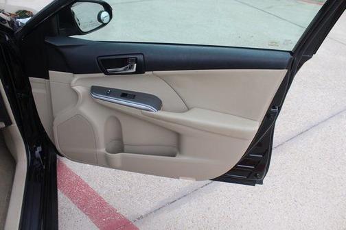 2012 Toyota Camry Hybrid XLE