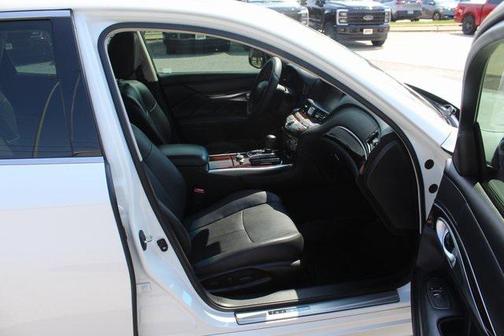 2016 INFINITI Q70 3.7