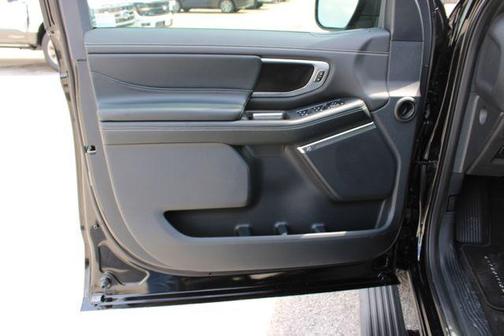 Agate Black Metallic 2026 Ford Expedition Platinum