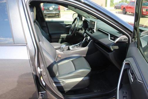 2019 Toyota RAV4 Hybrid SE