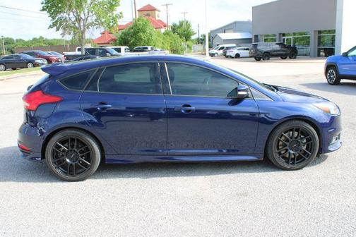 Shadow Black 2016 Ford Focus ST