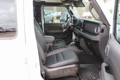 2024 Jeep Wrangler 4-Door Sahara 4x4