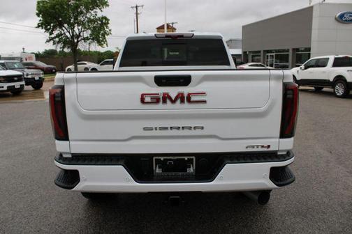 Summit White 2024 GMC Sierra 2500 AT4